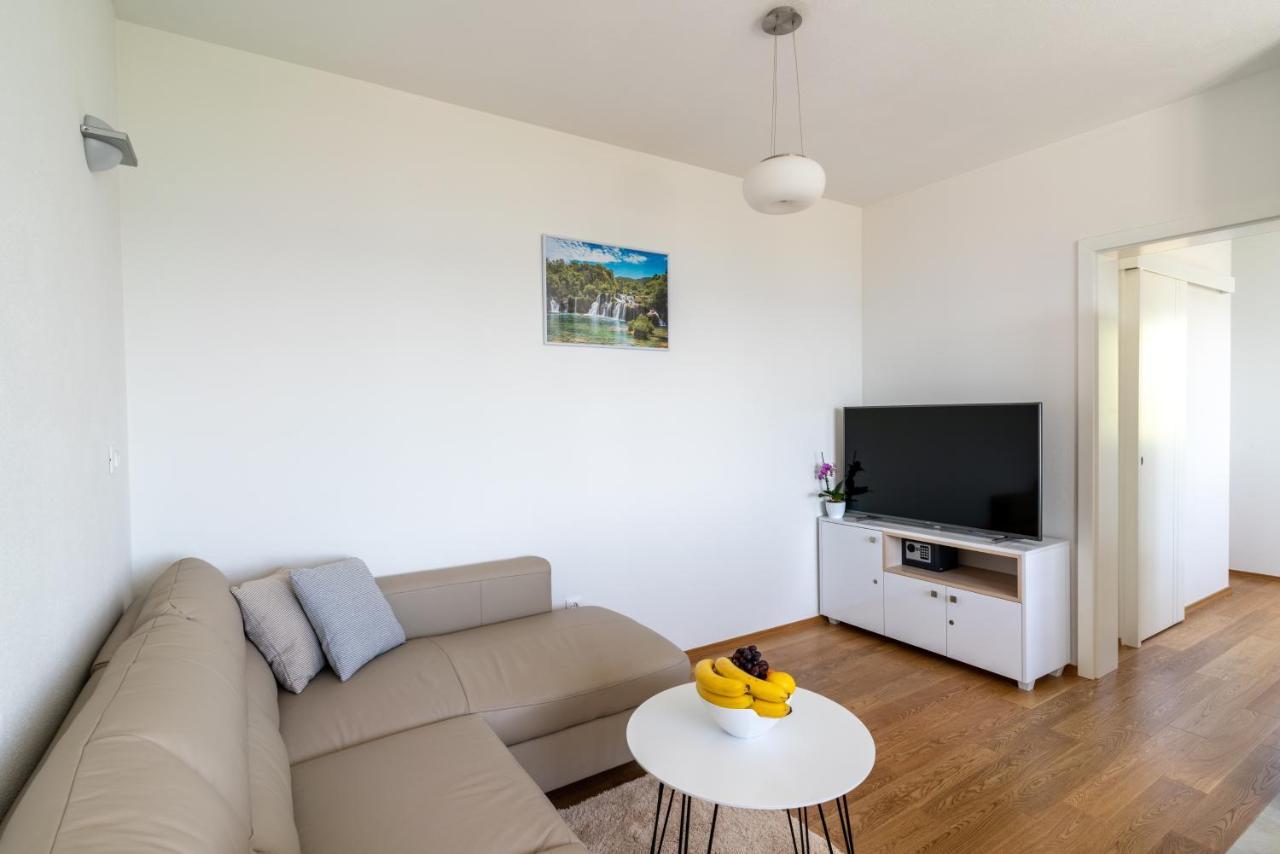 Private Villa Golden Hour With A View Of Split Area Kaštel Sućurac Exterior foto