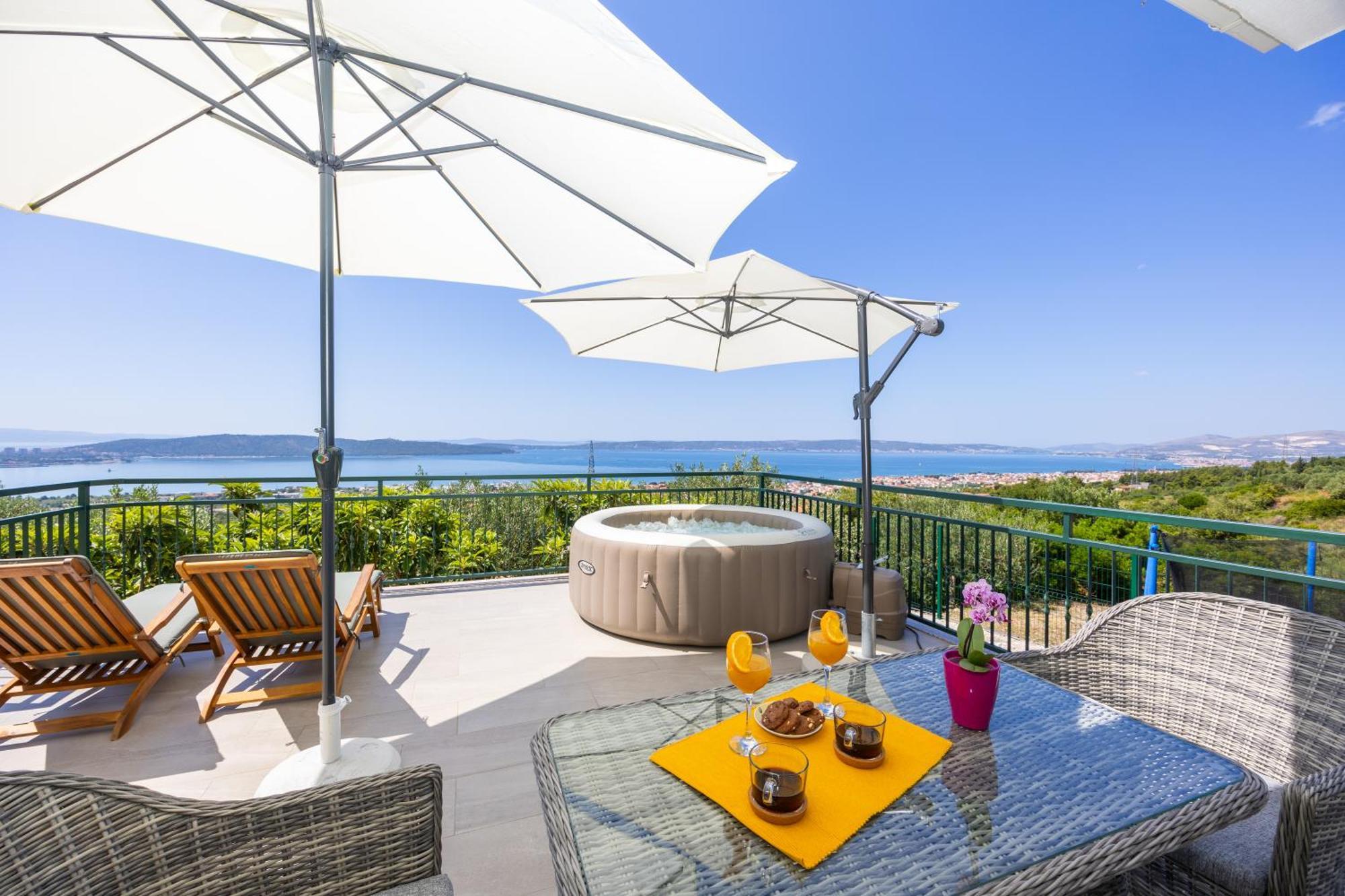 Private Villa Golden Hour With A View Of Split Area Kaštel Sućurac Exterior foto